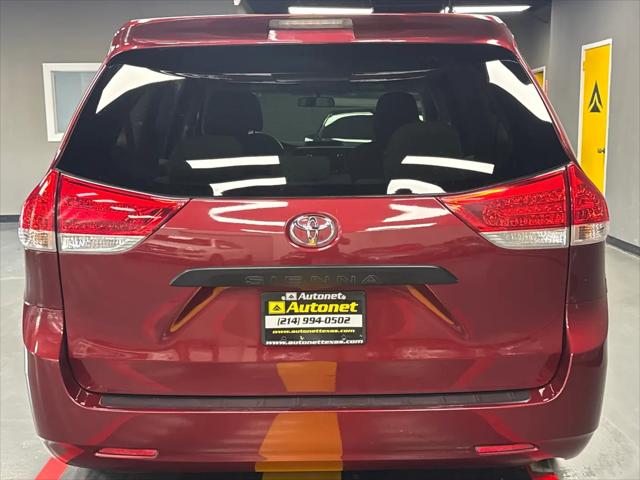 2011 Toyota Sienna LE