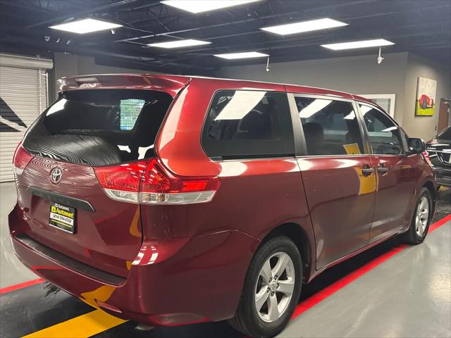 2011 Toyota Sienna LE