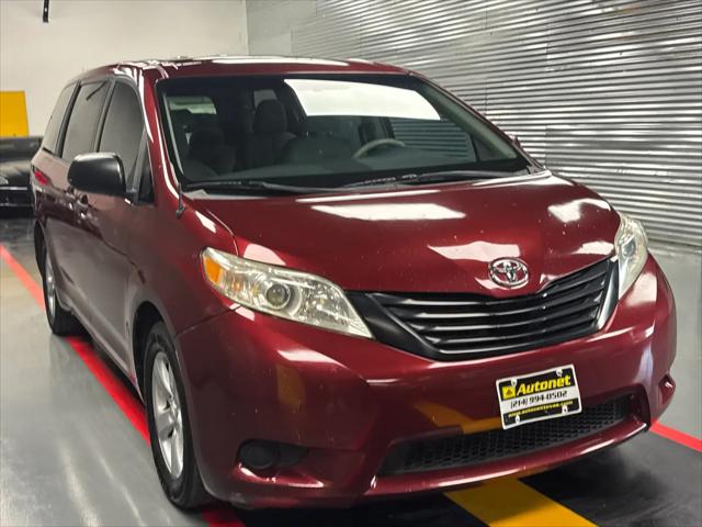2011 Toyota Sienna LE