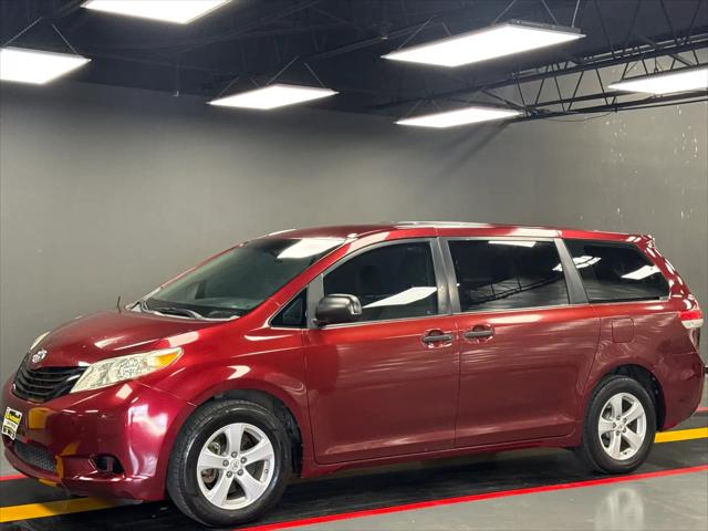 2011 Toyota Sienna LE for sale in Dallas, TX