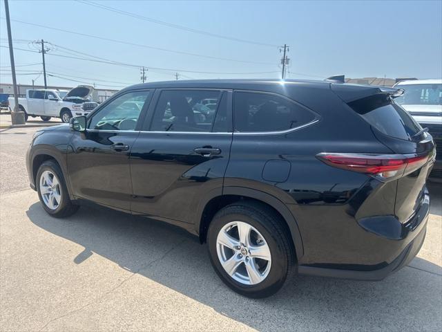 2025 Toyota Highlander LE