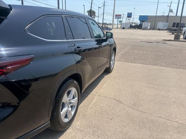 2025 Toyota Highlander LE