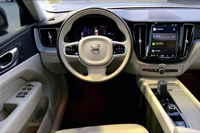 2023 Volvo XC60 B5 Plus Dark Theme