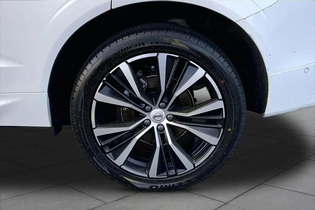 2023 Volvo XC60 B5 Plus Dark Theme