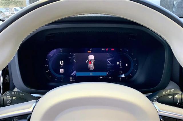 2023 Volvo XC60 B5 Plus Dark Theme
