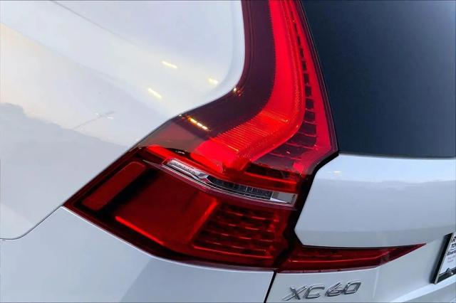 2023 Volvo XC60 B5 Plus Dark Theme
