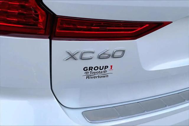 2023 Volvo XC60 B5 Plus Dark Theme
