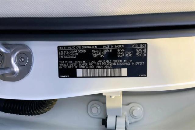 2023 Volvo XC60 B5 Plus Dark Theme