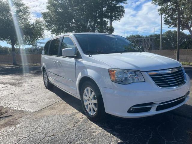 2016 Chrysler Town & Country Touring