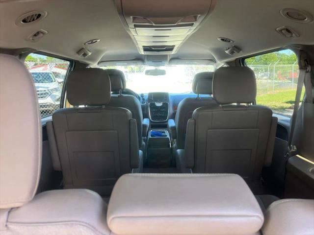 2016 Chrysler Town & Country Touring