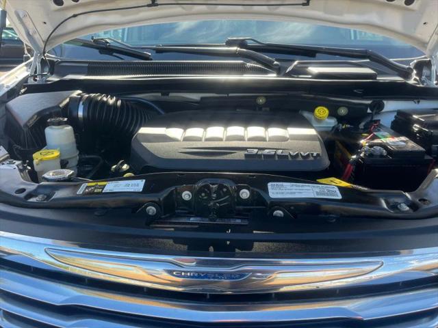 2016 Chrysler Town & Country Touring