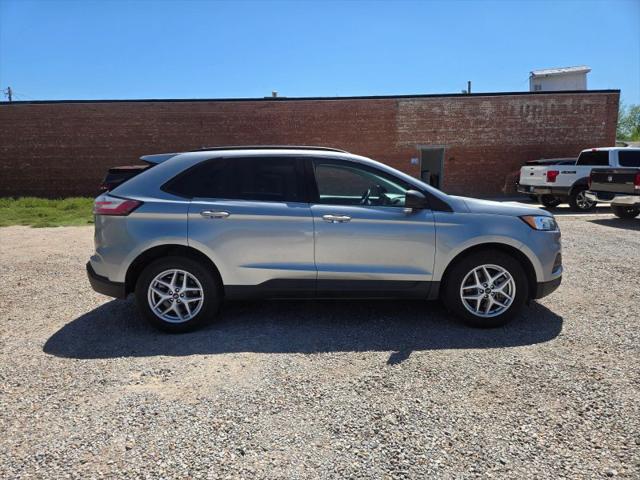 2022 Ford Edge SE
