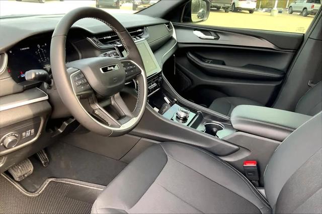 2026 Jeep Grand Cherokee L Altitude 4x2
