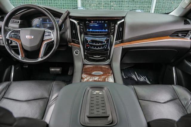 2017 Cadillac Escalade ESV Luxury