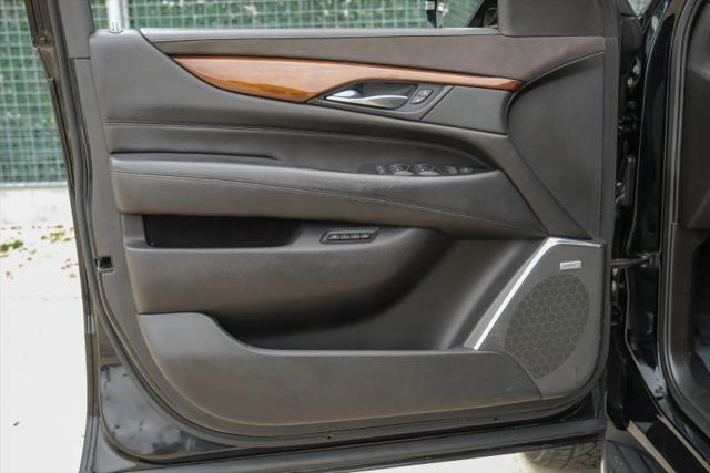 2017 Cadillac Escalade ESV Luxury
