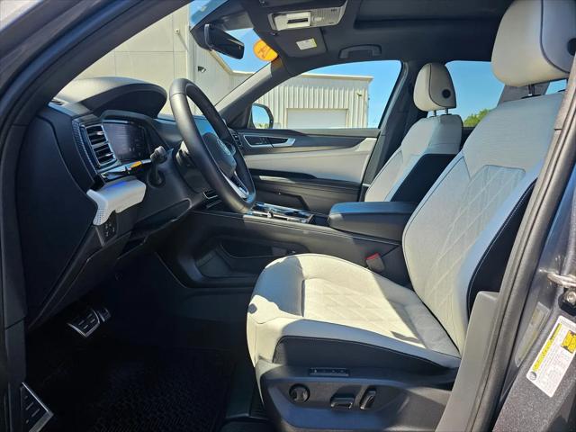 2024 Volkswagen Atlas Cross Sport 2.0T SEL Premium R-Line