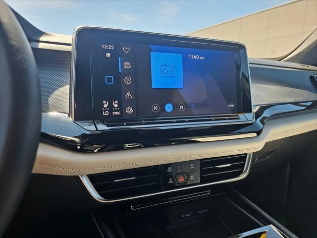2024 Volkswagen Atlas Cross Sport 2.0T SEL Premium R-Line