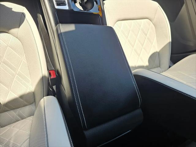2024 Volkswagen Atlas Cross Sport 2.0T SEL Premium R-Line