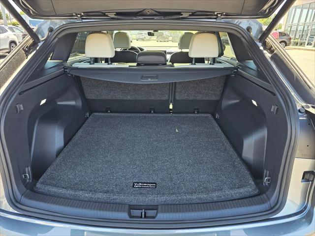 2024 Volkswagen Atlas Cross Sport 2.0T SEL Premium R-Line