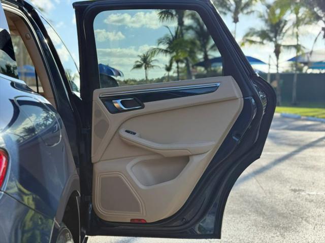 2016 Porsche Macan S