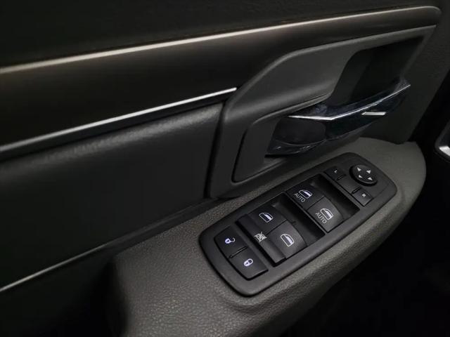 2019 Ram 1500 Classic SLT Crew Cab 4x2 6'4" Box