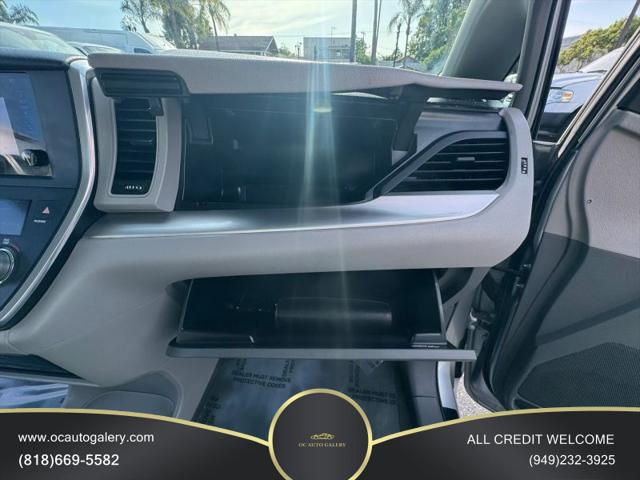 2017 Toyota Sienna L 7 Passenger