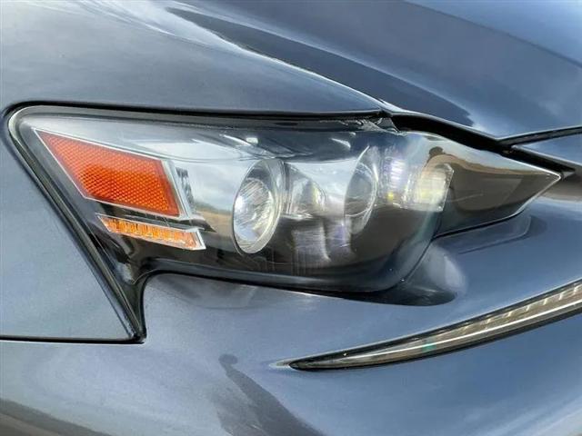 2016 Lexus IS 200t 200t