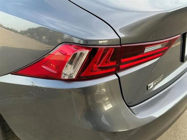 2016 Lexus IS 200t 200t