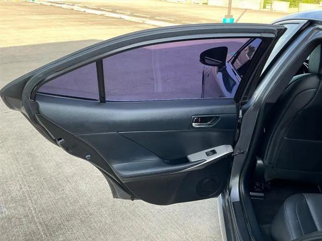 2016 Lexus IS 200t 200t