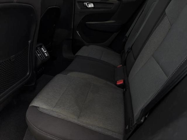 2024 Volvo XC40 Core
