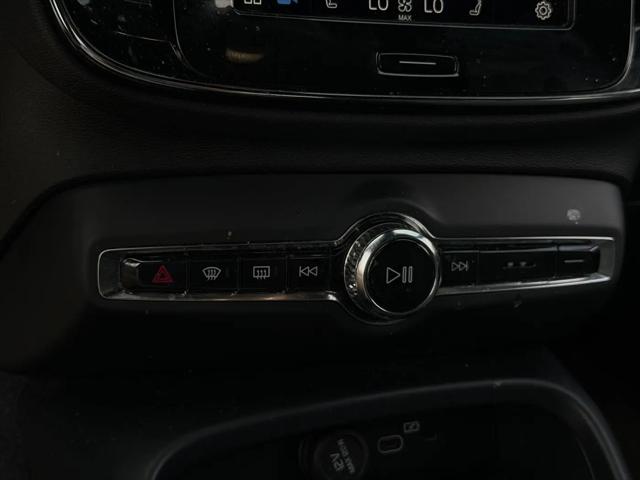 2024 Volvo XC40 Core