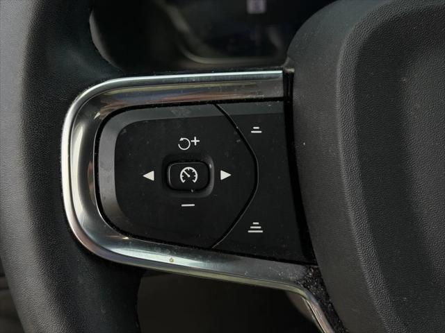 2024 Volvo XC40 Core