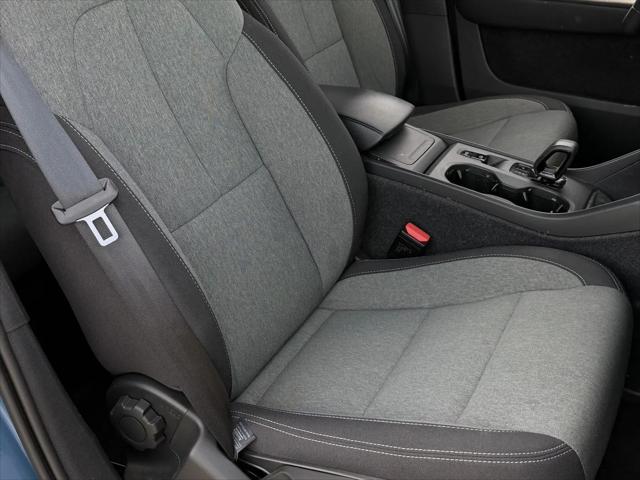 2024 Volvo XC40 Core