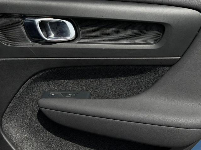 2024 Volvo XC40 Core