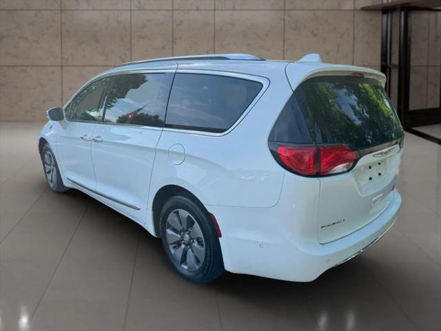 2017 Chrysler Pacifica Hybrid Platinum