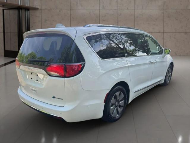 2017 Chrysler Pacifica Hybrid Platinum