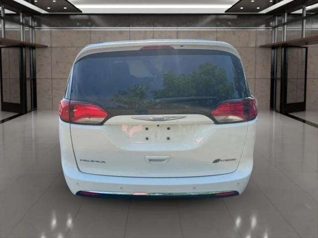 2017 Chrysler Pacifica Hybrid Platinum