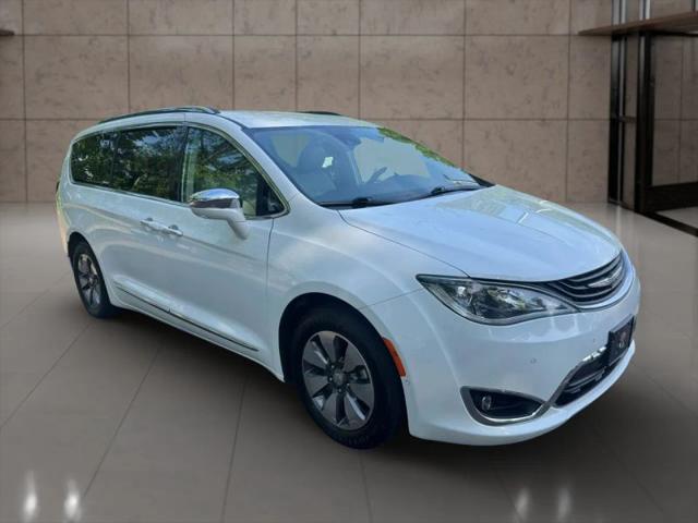2017 Chrysler Pacifica Hybrid Platinum