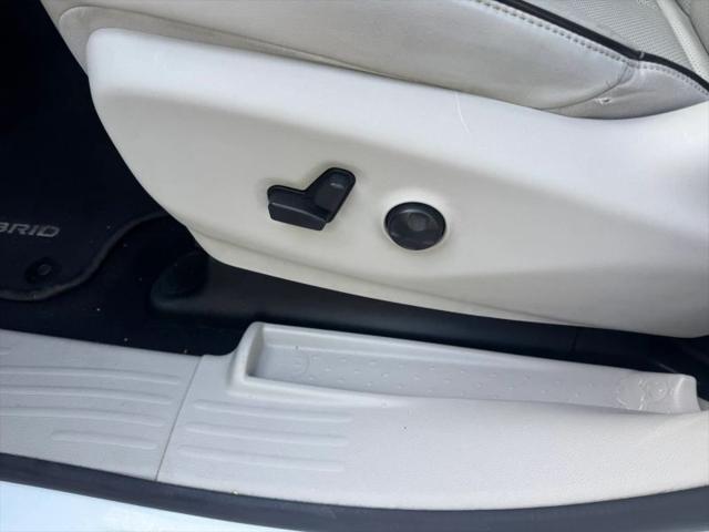 2017 Chrysler Pacifica Hybrid Platinum