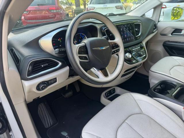 2017 Chrysler Pacifica Hybrid Platinum