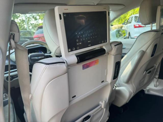 2017 Chrysler Pacifica Hybrid Platinum