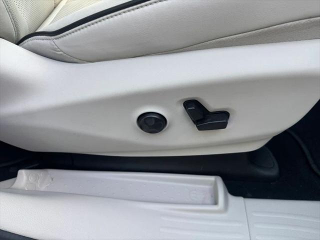 2017 Chrysler Pacifica Hybrid Platinum