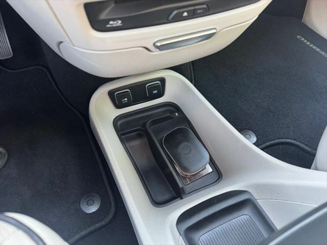 2017 Chrysler Pacifica Hybrid Platinum