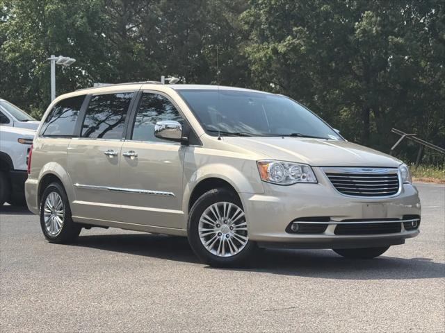 2013 Chrysler Town & Country Touring-L