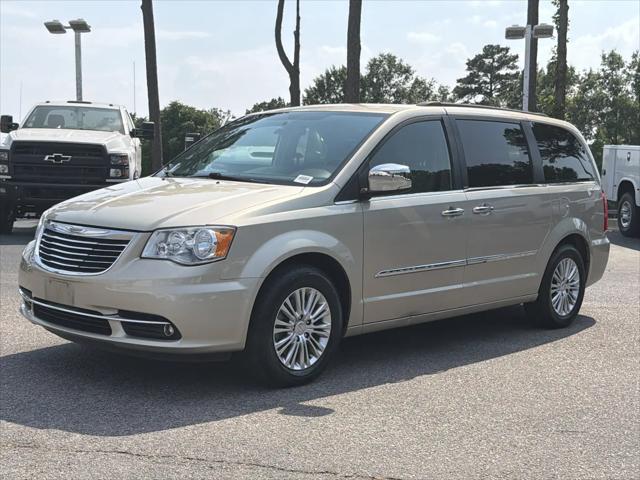 2013 Chrysler Town & Country Touring-L