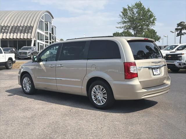 2013 Chrysler Town & Country Touring-L