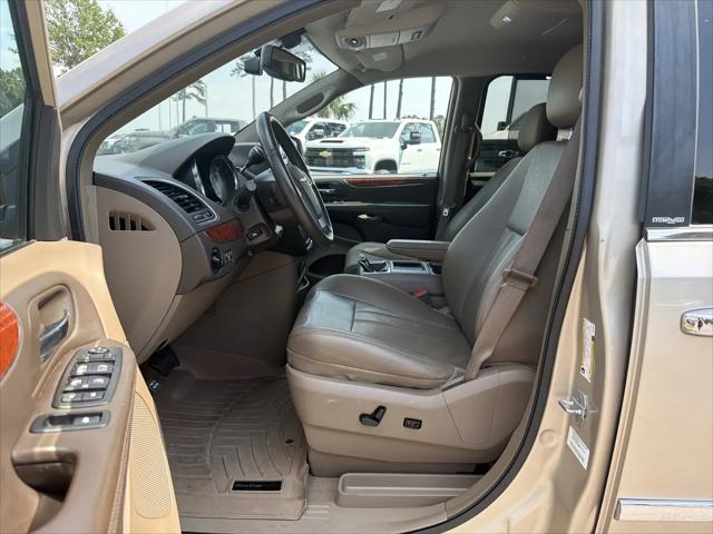 2013 Chrysler Town & Country Touring-L