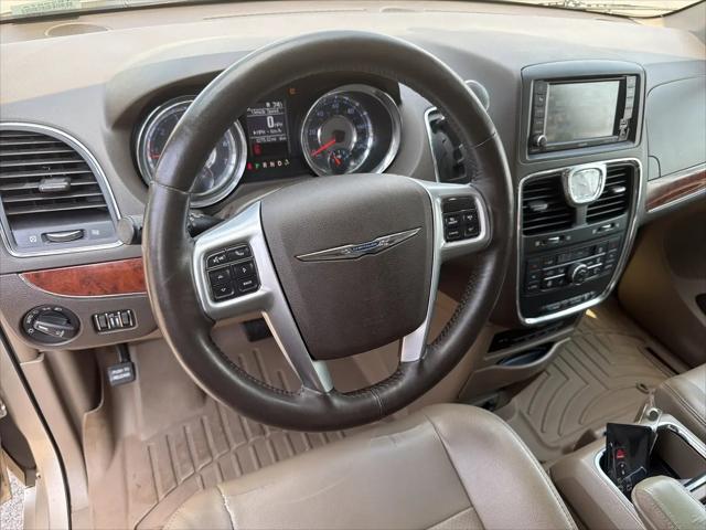 2013 Chrysler Town & Country Touring-L