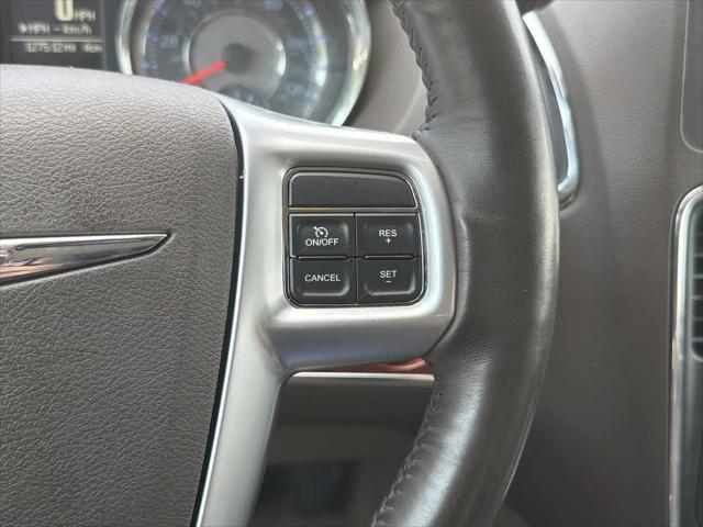 2013 Chrysler Town & Country Touring-L
