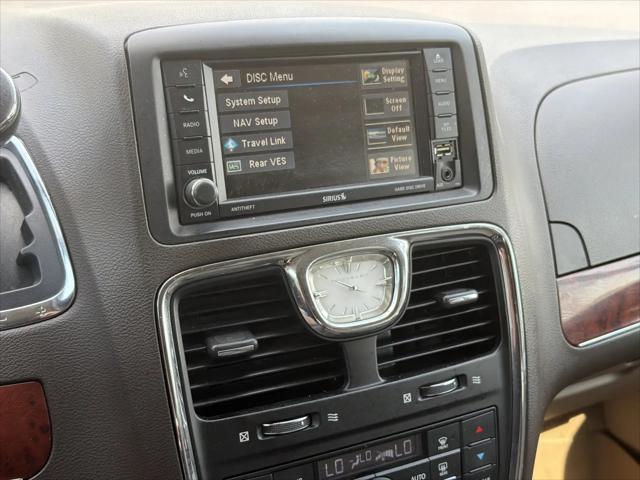 2013 Chrysler Town & Country Touring-L